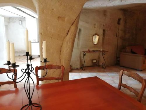 Maison atypique semi-troglodyte in Le Peu d'Olivet