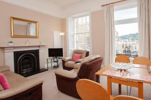 ※ Spacious, Central Bath Apartment ※, Bath (photo 2)