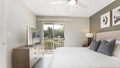 Landing at Bartram Park - 2 Bedrooms in Southside in Jacksonville, USA
