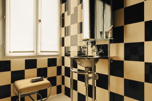 Hôtel Château d'Eau Room Type - Triple Room