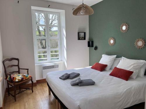 Queen Room with Garden View