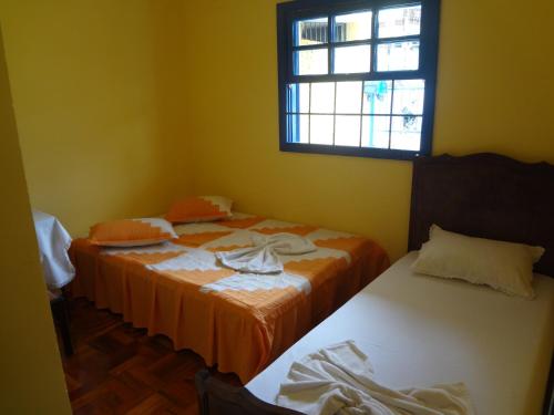 1 double bed, 1 twin bed