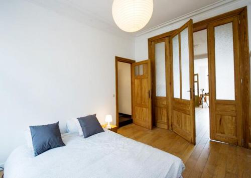 Grand appartement d'artiste cosy et proche de tout, Brusel (fotografie 2)