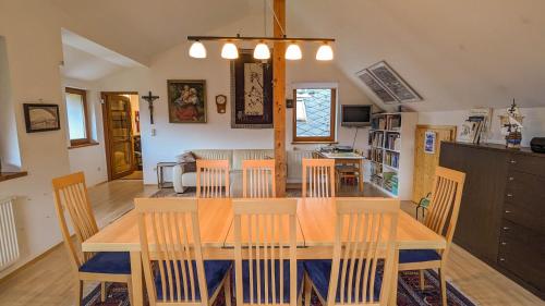 Shared lounge/TV area, Urlaub wie fruher bei Oma in Kreuth Ob Rattendorf