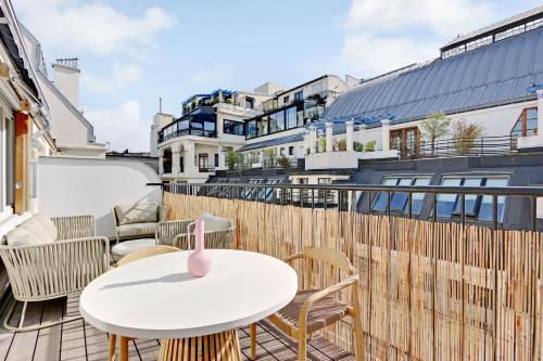 Parisian refinement with large terrace - Location saisonnière - Paris