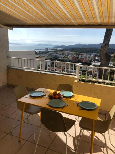 Appartement belle vue mer - Location saisonnière - Le Lavandou