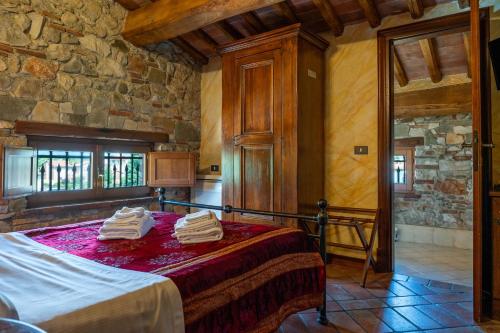 Small Double Room - Attic image 9