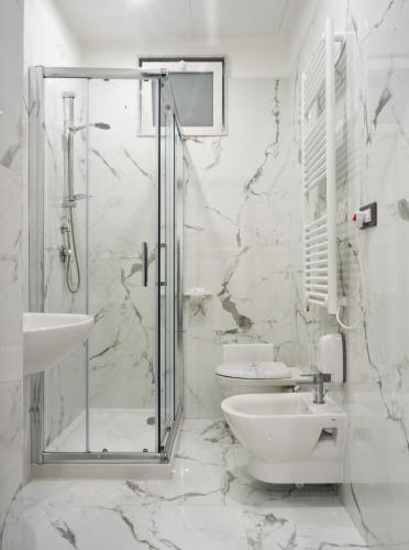 Laura Suite 4