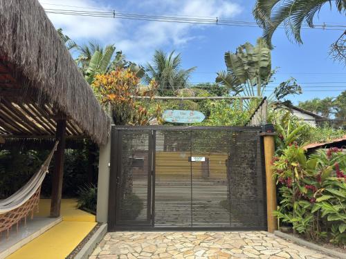 North Shore Maresias Studios p 2 3 e 4 pessoas 2 quadras da praia mini cozinha completa tv ar cond wifi estacionamento roupa de cama e banho, Maresias (photo 8)