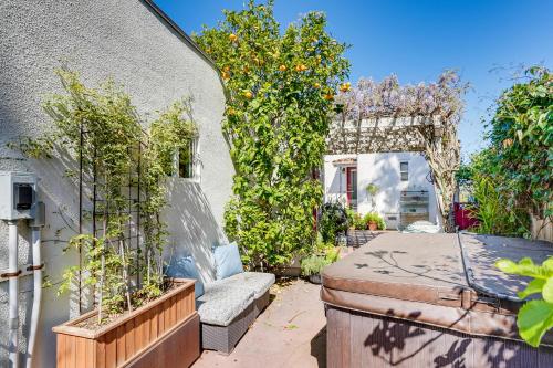 Charming Santa Cruz Studio with Private Hot Tub