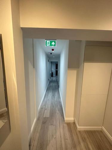 Central London- Zone 2 En-suite Room, London (photo 3)