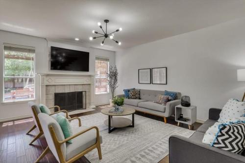 Spacious & Cozy Texas Gem with Private Pool, Plano (zdjęcie 2)