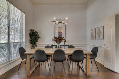Spacious & Cozy Texas Gem with Private Pool, Plano (zdjęcie 6)
