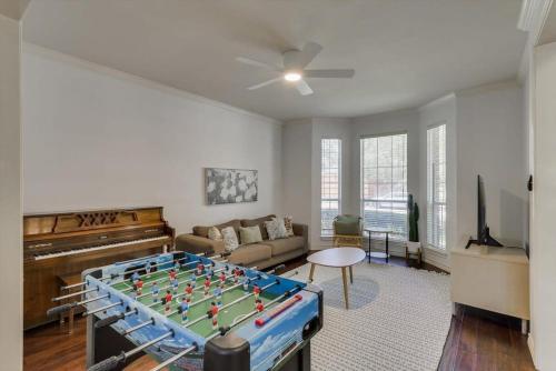 Spacious & Cozy Texas Gem with Private Pool, Plano (zdjęcie 5)