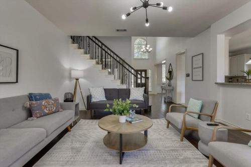 Spacious & Cozy Texas Gem with Private Pool, Plano (zdjęcie 9)
