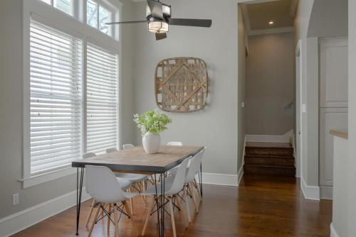 Upscale Uptown Estate in heart of Dallas in Верхний Город