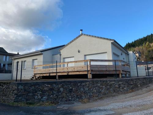 VILLA A LA RIVIERE gîte à louer Tréves