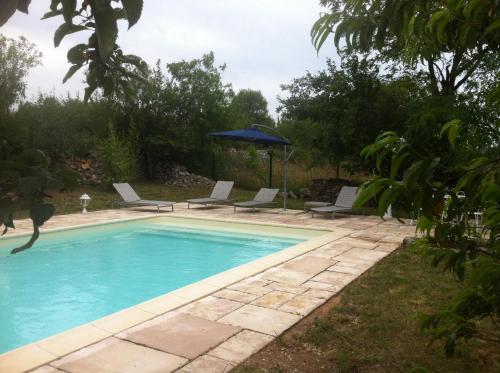 Gîte de charme avec grande piscine privée - Location saisonnière - Grèzes