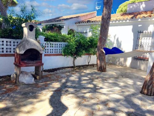 House with 2 bedrooms in Chiclana de la Frontera with enclosed garden and WiFi 200 m from the beach - image 8