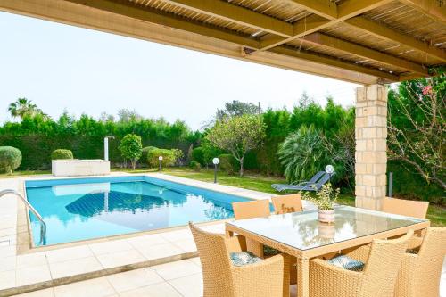 Villa Anassa Private Pool Near Beach
