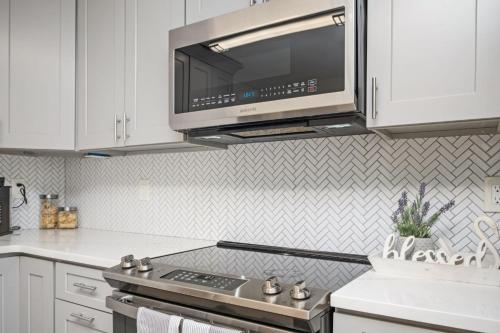 Relax in a Modern Luxury 1BD in Sylvan Hills, Atlanta (foto 8)
