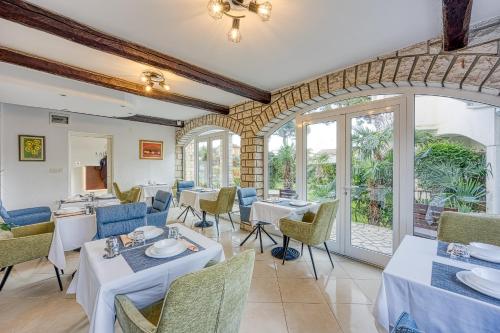 레스토랑, Villa Ladavac B&B in 로빈