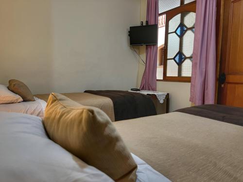 Standard Twin Room image 1