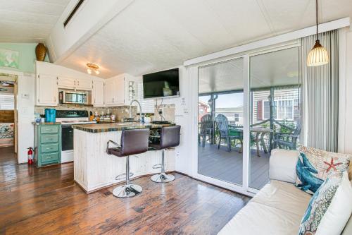 Port Isabel Home with Deck - Near Isla Blanca Beach!
