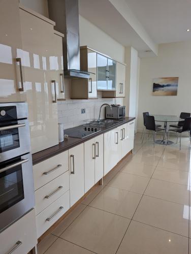 The Western Citypoint Apartments - image 10