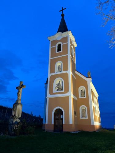 Cédrus apartman (Cedrus apartman) in ทัพโพลค่า