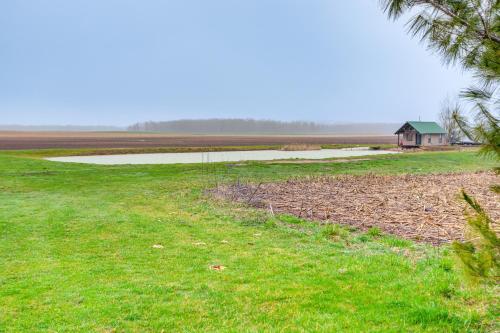 Peaceful Shiloh Home with Deck and Fishing Pond Access