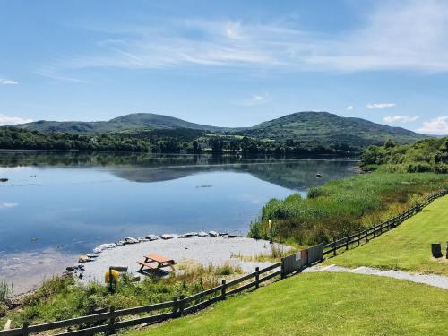 Holiday Home with view of Kenmare Bay Estuary in Killowen