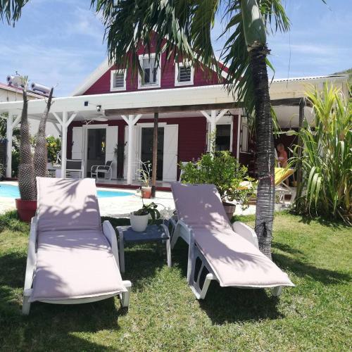 Villa de caractère ,3 étoiles, avec piscine, jardin et plage à 200m - Location saisonnière - La Trinité