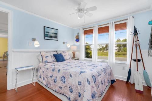 Creekside Cottage with Sunroom Fire Pit & WiFi! - image 12