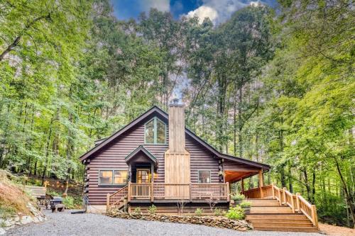 Red Fox Retreat - Put-Put Pond HotTub Fire Pit in Cherry Log, USA