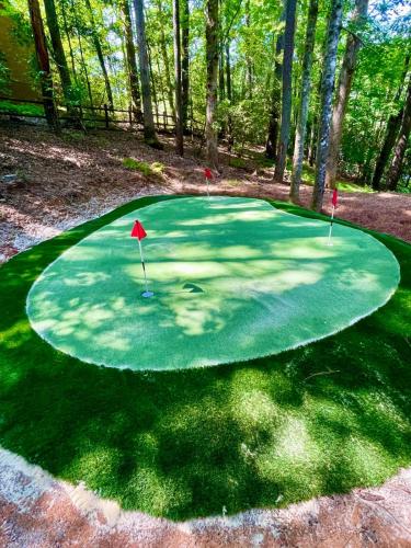 Red Fox Retreat - Put-Put Pond HotTub Fire Pit in Cherry Log, USA