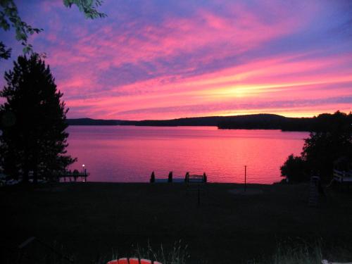 . Birch Cliff Lodge on Baptiste Lake