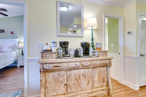Branson Condo with Views - Near Silver Dollar City! in Reeds Spring, USA
