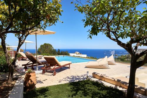 Spacious villa with private eco-pool and panoramic sea view, Agia Pelagia (foto 8)