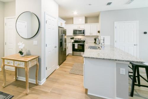 Brand New Luxury -King Bed- 15 min to attractions in St. Augustine, USA