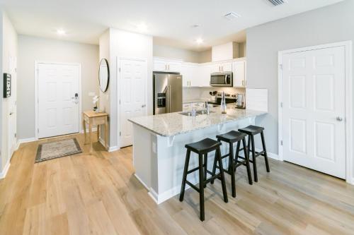 Brand New Luxury -King Bed- 15 min to attractions in St. Augustine, USA