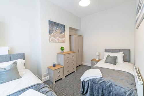 Scott House - Contractor Friendly - Sleeps 7, Liverpool (photo 10)