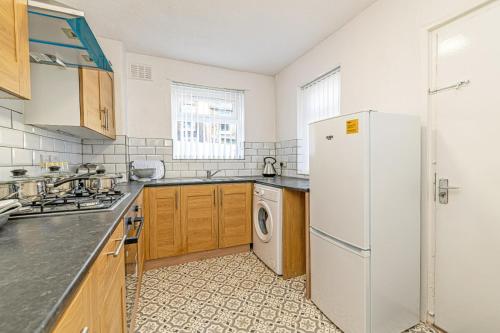 Scott House - Contractor Friendly - Sleeps 7, Liverpool (photo 9)