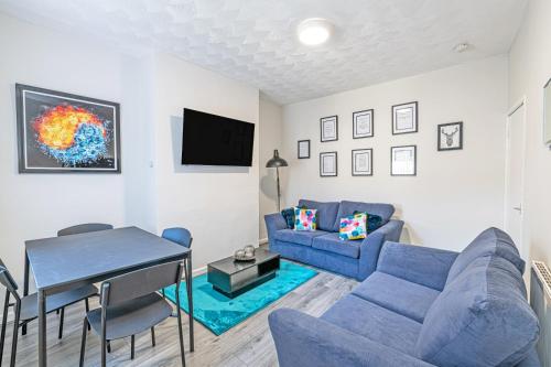 Scott House - Contractor Friendly - Sleeps 7 gîte à louer Bootle New Strand Railway Station