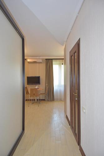 Cozy studio in the center, Erevan (foto 8)