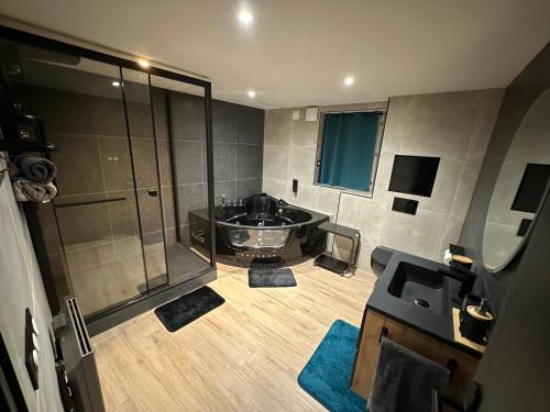 Suite privée avec jacuzzi - Apartment - Vizille