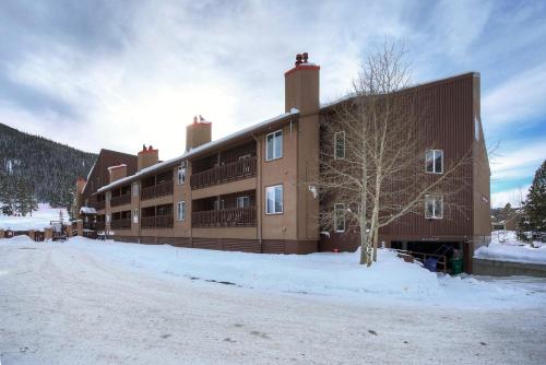 MTN View - Close to Lifts - Heated Pool - Copper