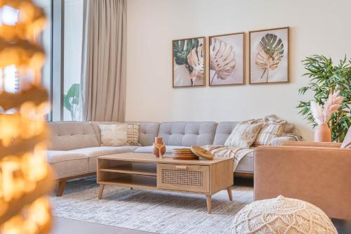Luxury 3BHK, Burj Khalifa & Dancing fountain view, Dubai