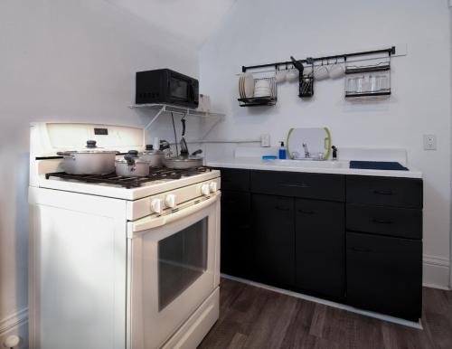 Port Huron Temp Stays - Apartment 3 in Port Huron (MI)