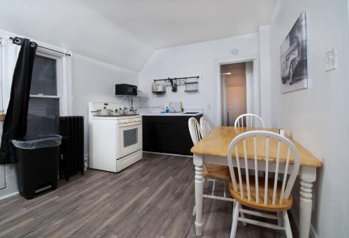 Port Huron Temp Stays - Apartment 3 in Port Huron (MI)